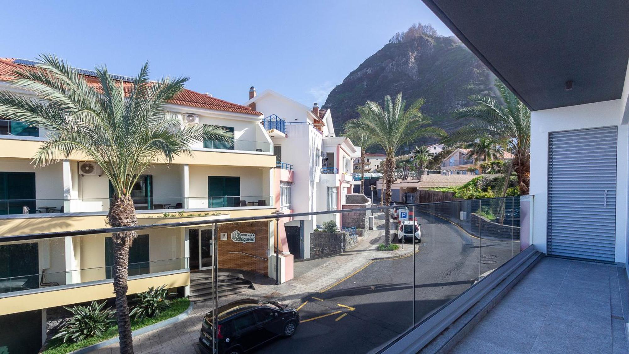 Luxury And Modern Apartment In Porto Moniz Center Exteriör bild